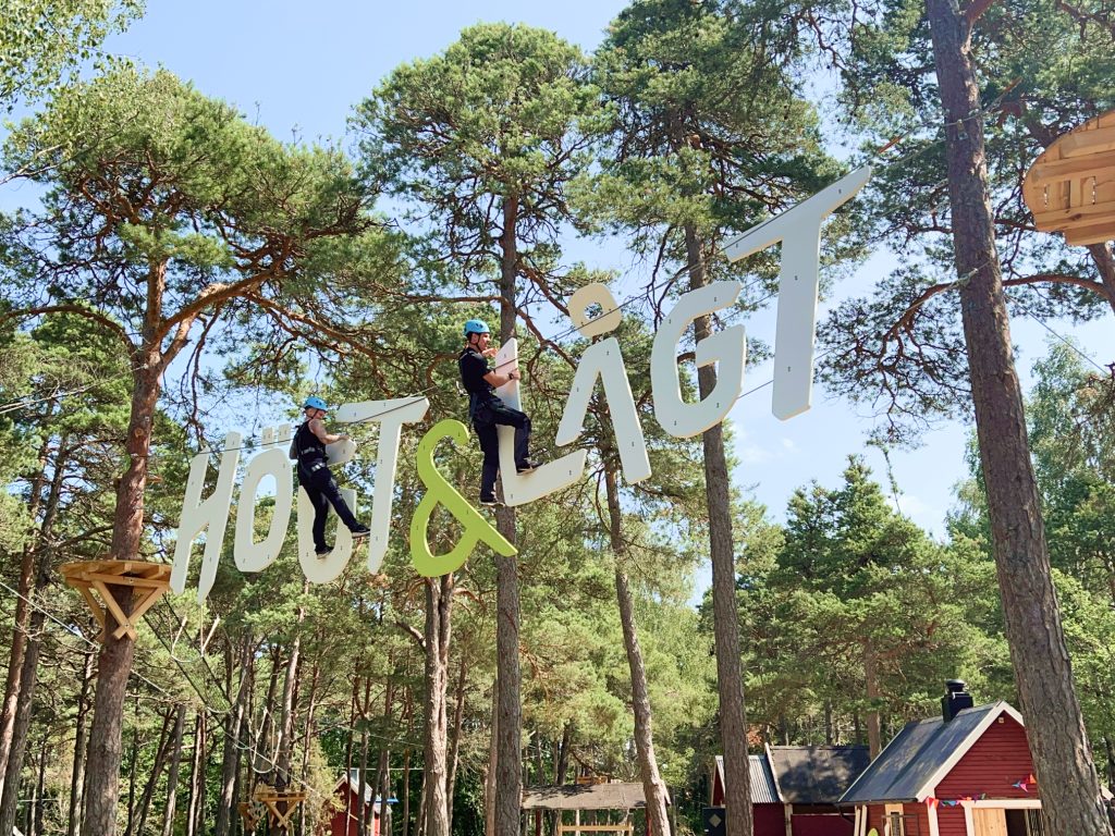 Högt & Lågt klätterpark under semester på Gotland västkust
